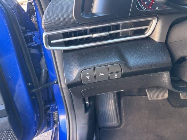 Hyundai Elantra  2023