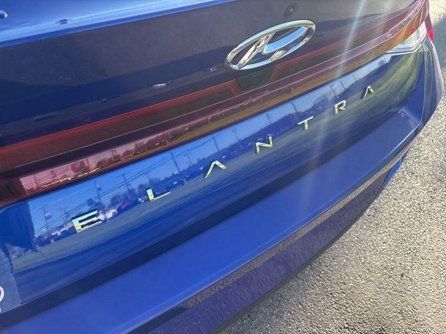 Hyundai Elantra  2023