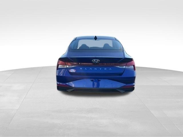 Hyundai Elantra  2023