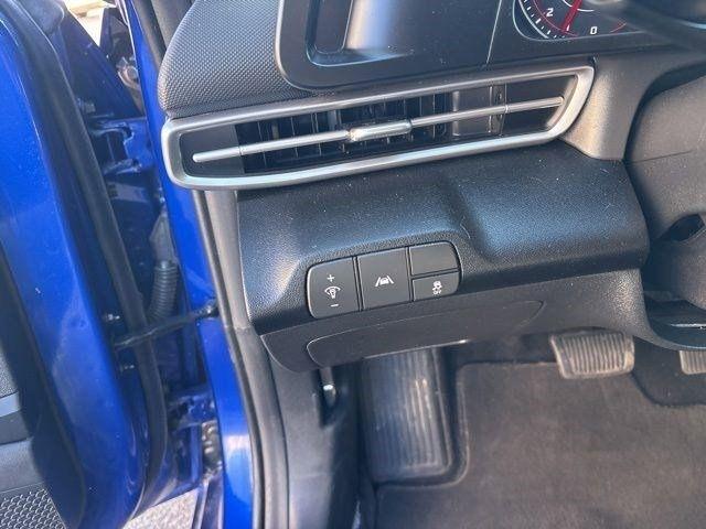 Hyundai Elantra  2023