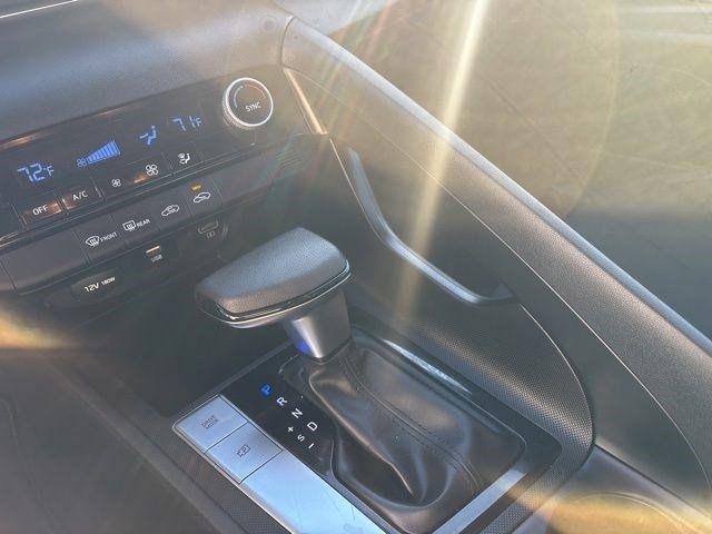 Hyundai Elantra  2023