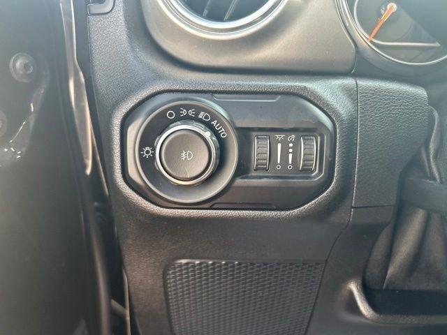 Jeep Wrangler  2021