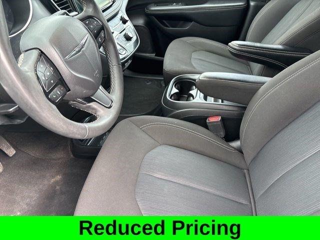 Chrysler Pacifica Touring 2023