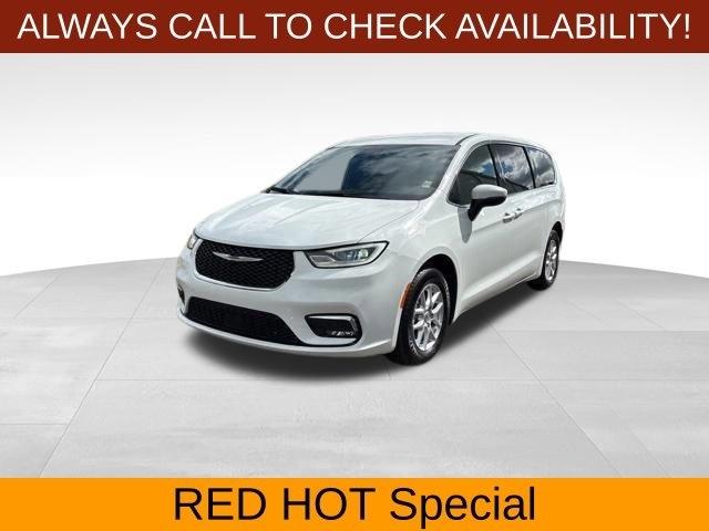 Chrysler Pacifica Touring 2023
