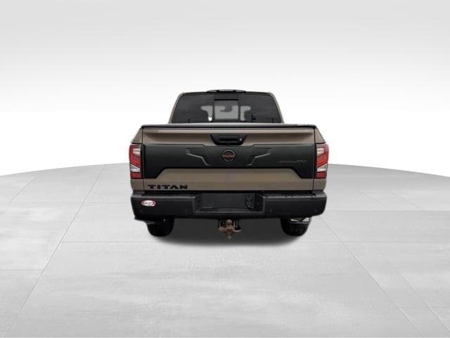 Nissan Titan  2021