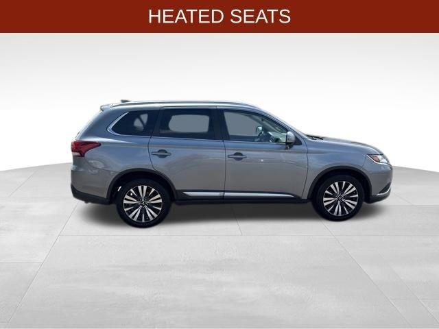 Mitsubishi Outlander  2020