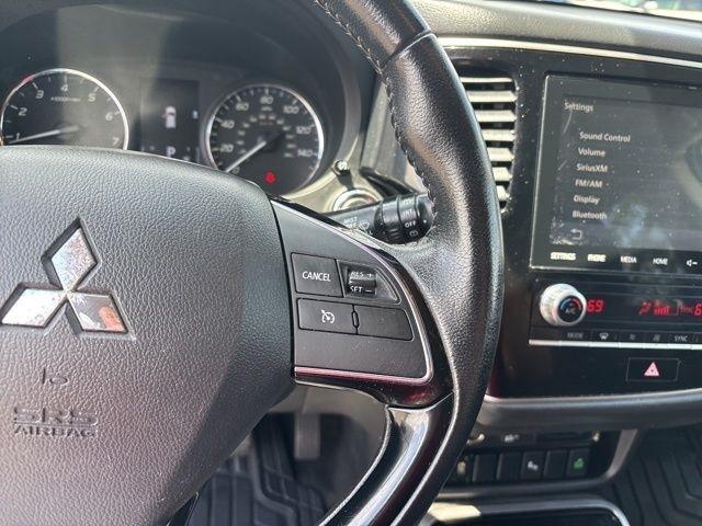 Mitsubishi Outlander  2020