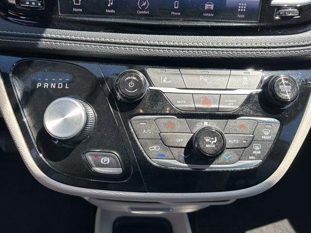Chrysler Pacifica Hybrid  2023