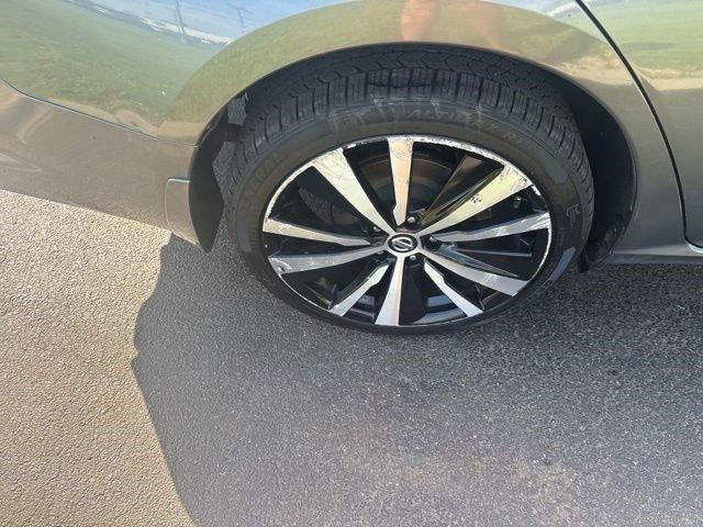 Nissan Altima  2022