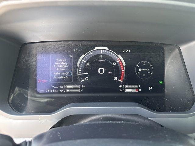 Toyota Tundra  2022