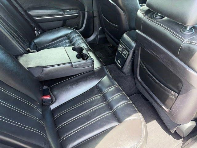 Chrysler 300  2020