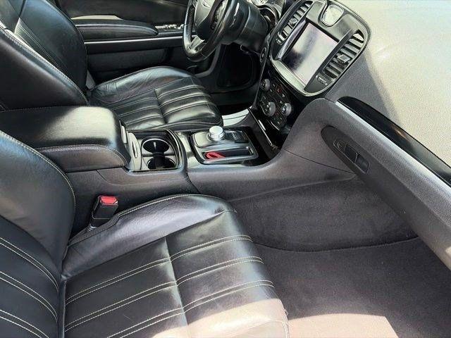 Chrysler 300  2020