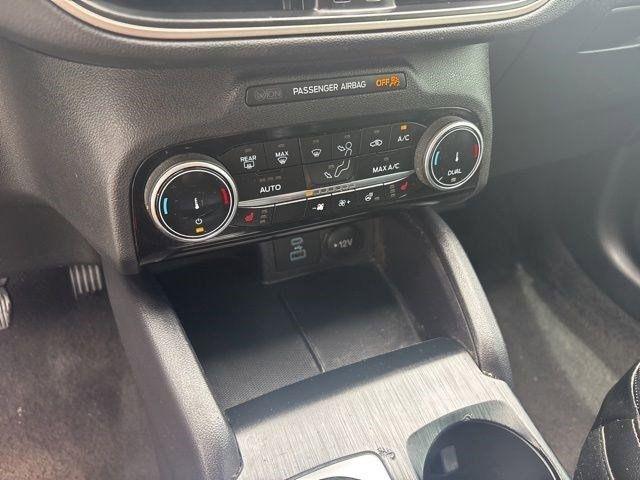 Ford Escape  2022