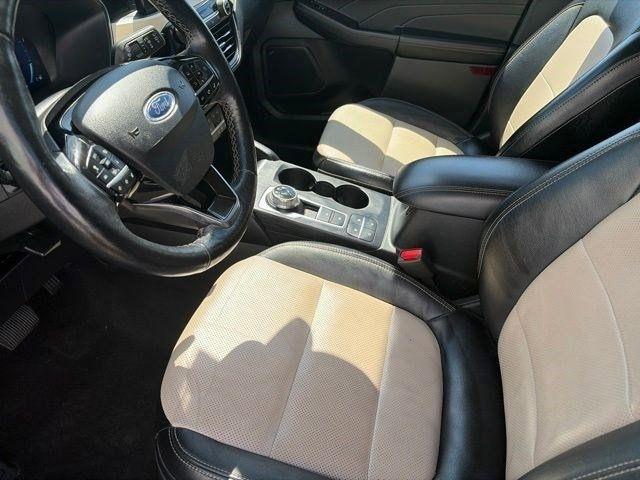 Ford Escape  2022
