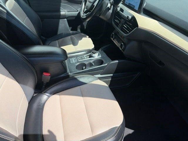 Ford Escape  2022