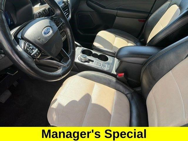 Ford Escape Titanium AWD 2022