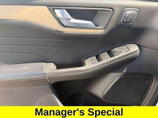Ford Escape Titanium AWD 2022