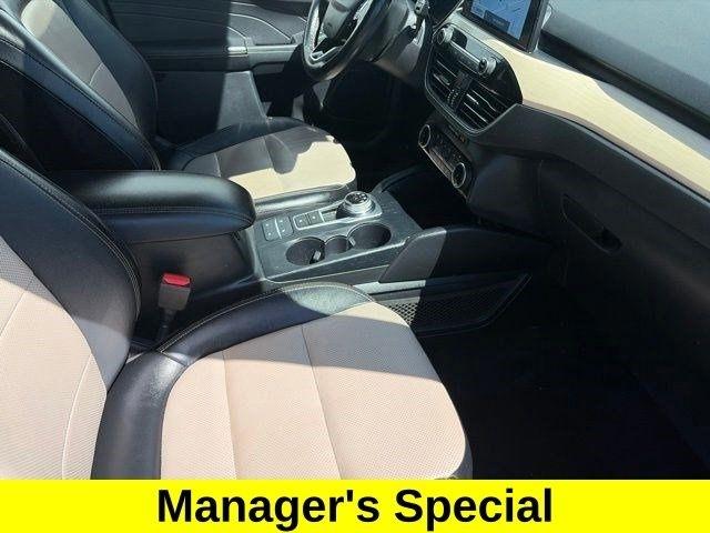 Ford Escape Titanium AWD 2022