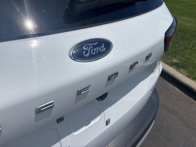 Ford Escape  2023