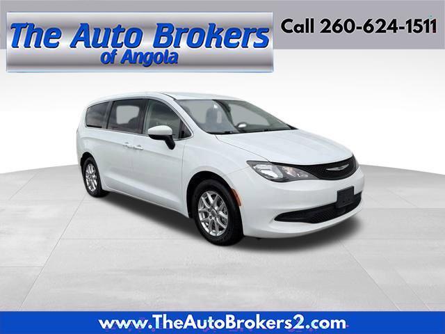 2022 Chrysler Voyager LX