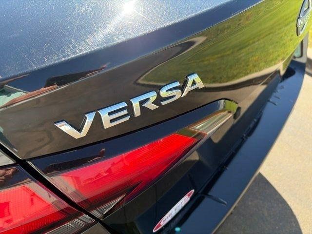 Nissan Versa  2023
