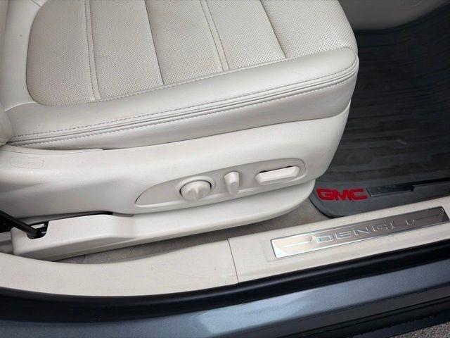 GMC Acadia  2021