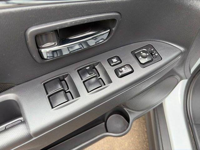 Mitsubishi Outlander Sport  2023