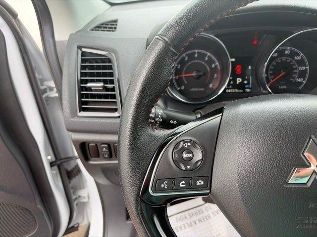 Mitsubishi Outlander Sport  2023