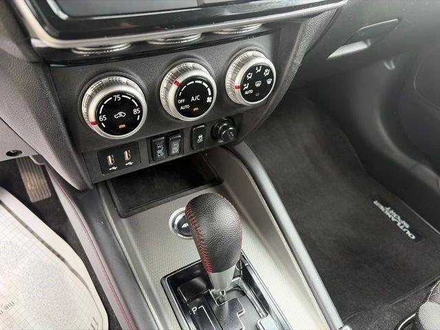 Mitsubishi Outlander Sport  2023