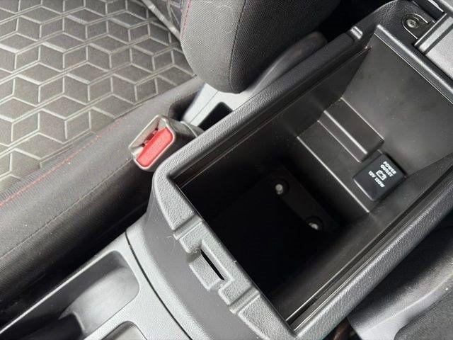 Mitsubishi Outlander Sport  2023