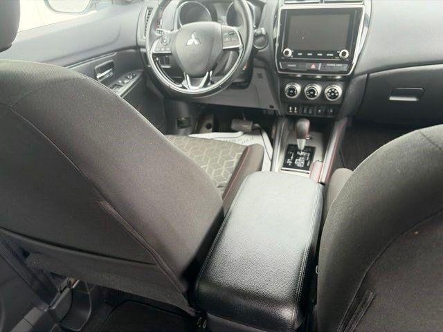 Mitsubishi Outlander Sport  2023