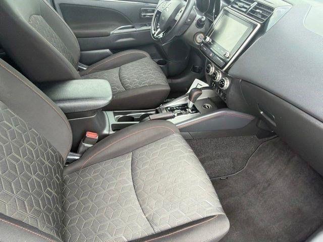 Mitsubishi Outlander Sport  2023