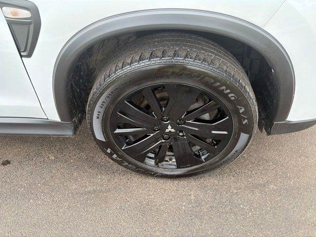Mitsubishi Outlander Sport  2023