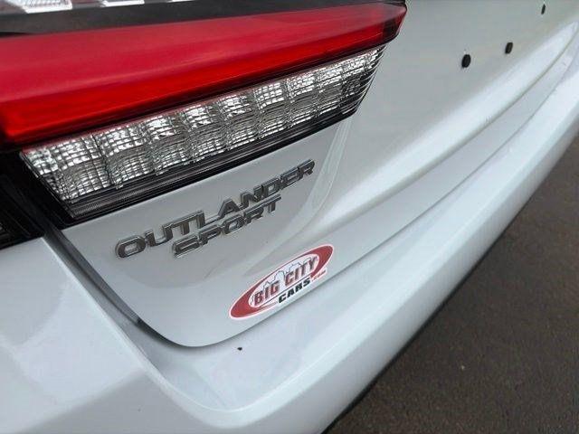 Mitsubishi Outlander Sport  2023