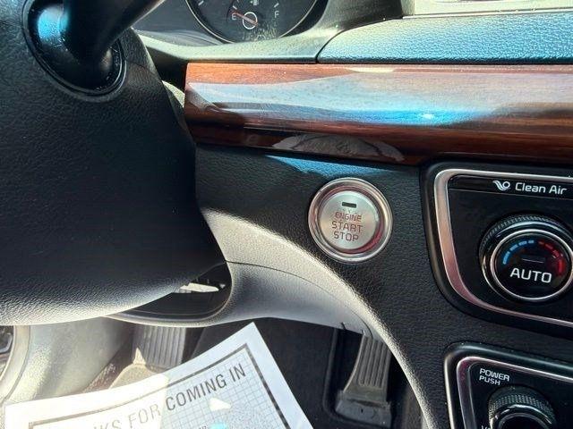 Kia Cadenza  2017