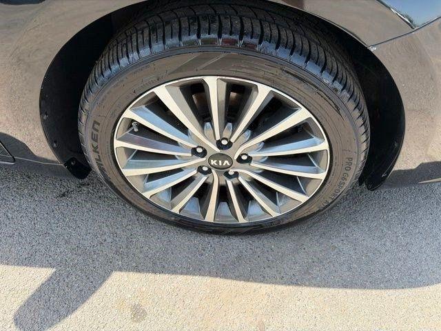 Kia Cadenza  2017