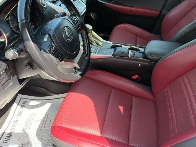 Lexus NX 300  2021