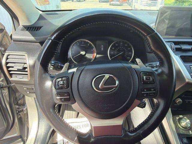 Lexus NX 300  2021