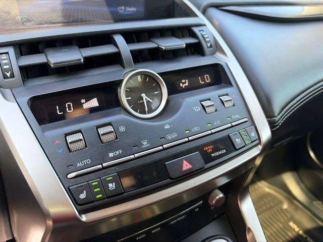 Lexus NX 300  2021