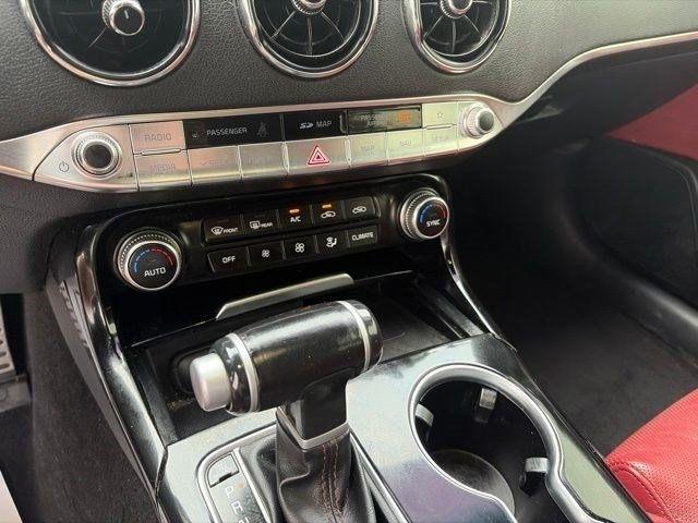 Kia Stinger  2021