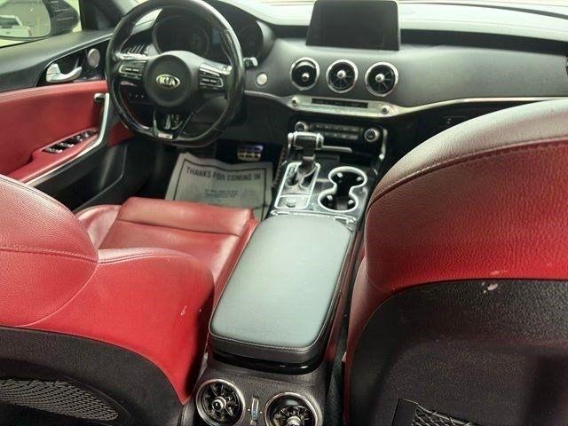 Kia Stinger  2021