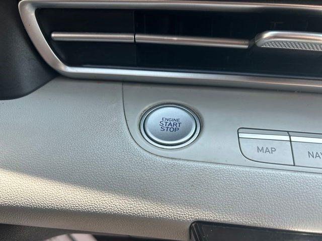 Hyundai Elantra  2023