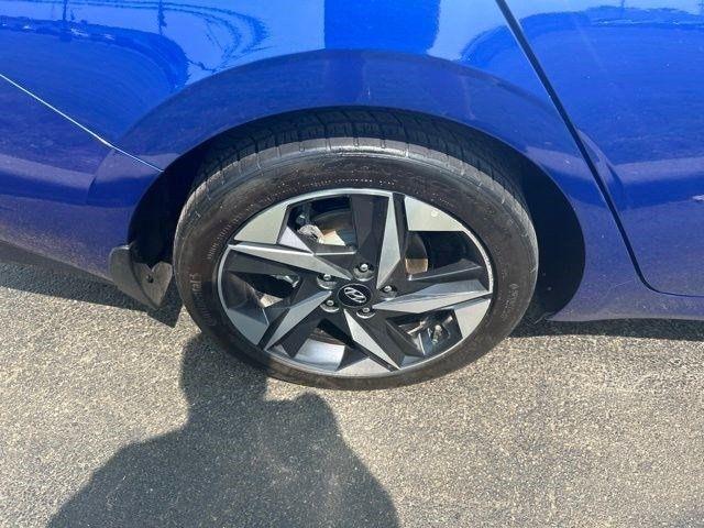 Hyundai Elantra  2023