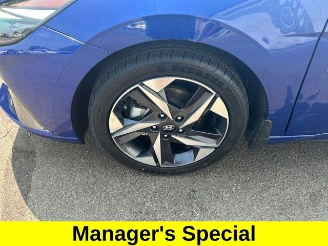 Hyundai Elantra  2023