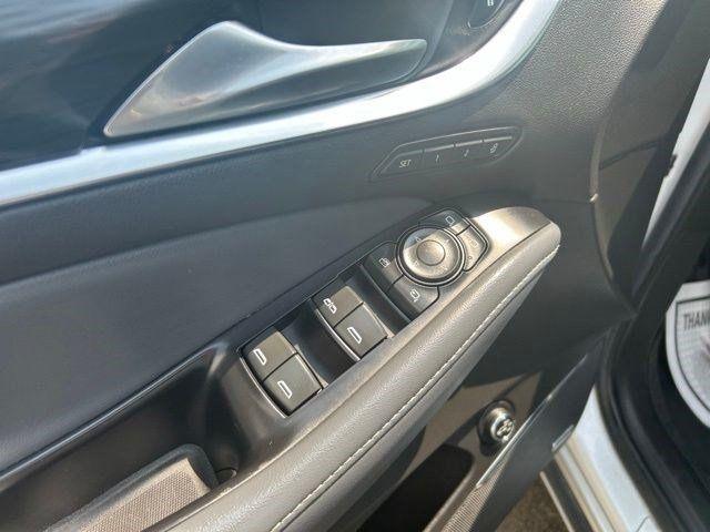 Buick Enclave  2022