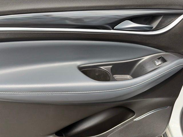 Buick Enclave  2022