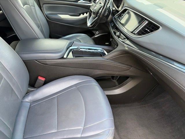 Buick Enclave  2022