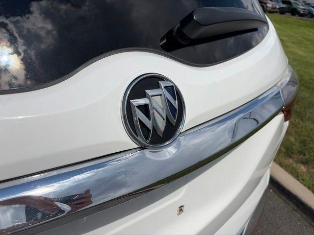 Buick Enclave  2022