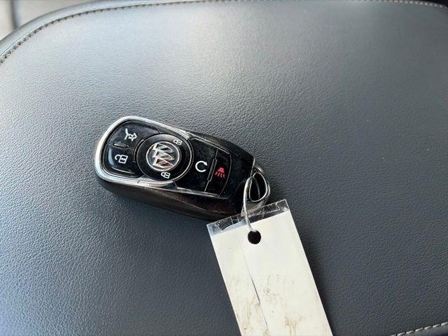 Buick Enclave  2022