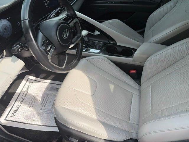 Hyundai Elantra  2023